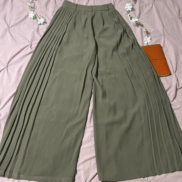 Stunning Pleated Wide-Leg Pants Elegant Sexy NWT Commense LAST CALL! - Picture 12 of 14
